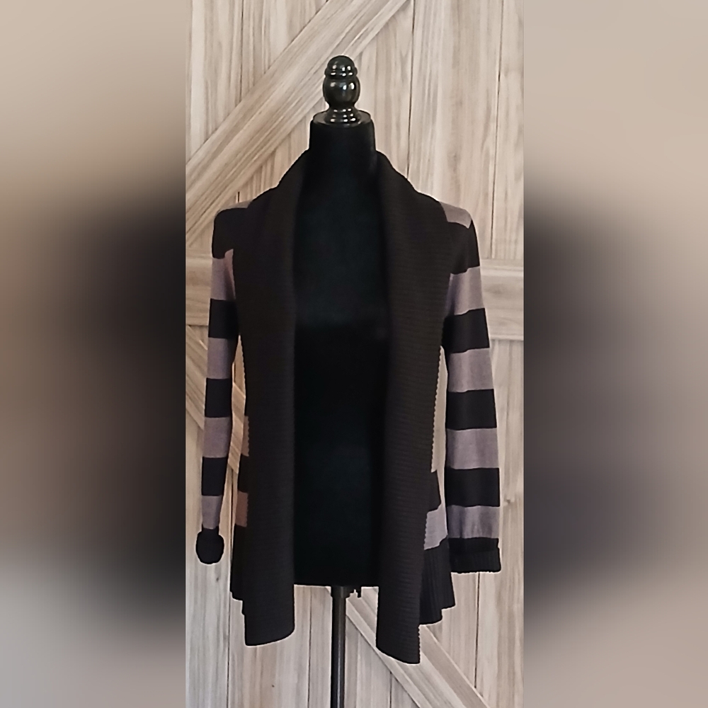 INC International Concepts Women's Black and Gray Knit Cardigan. (Size PS)